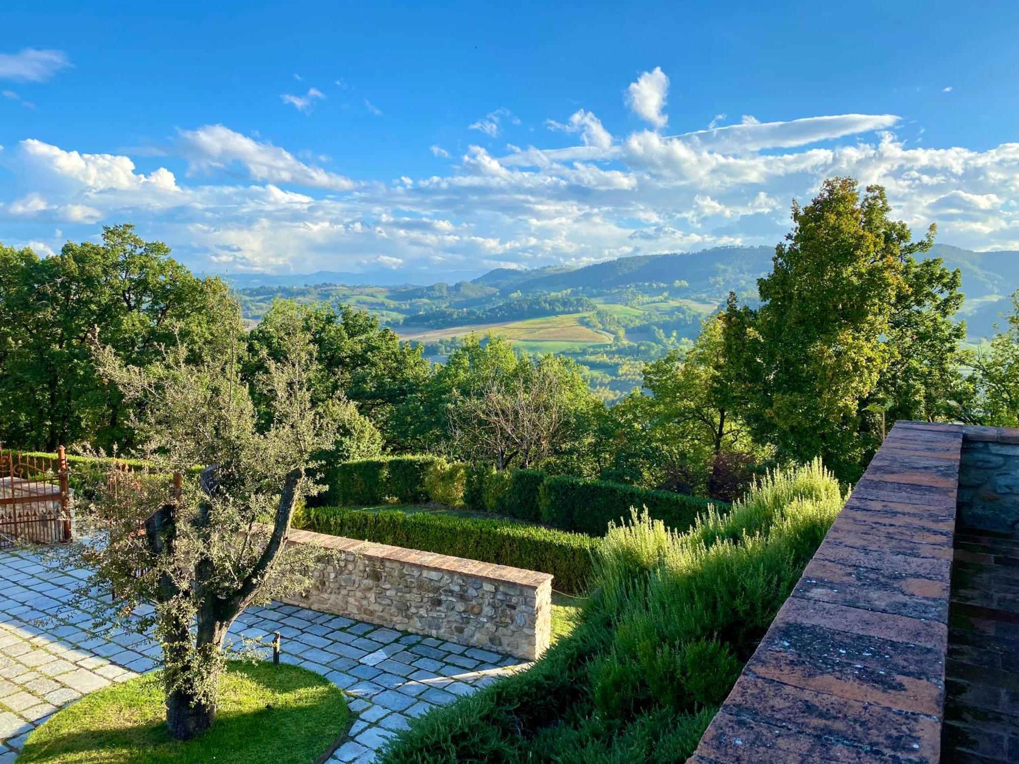 Castello Di Viano Villa Exterior photo